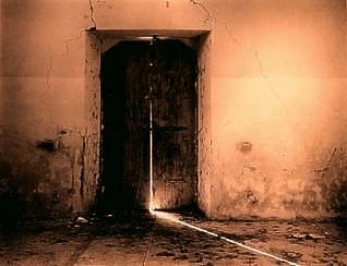 &copy; Copyright Simon Larbalestier 2000